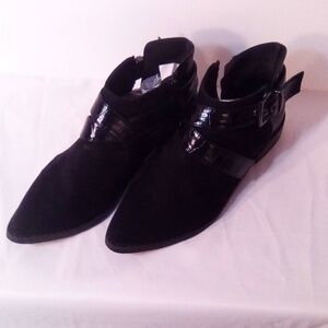 Women's dress shoes